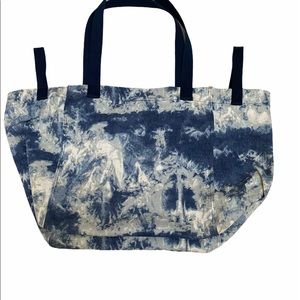 Thirty One Horizons Tote tie dye extra large tote